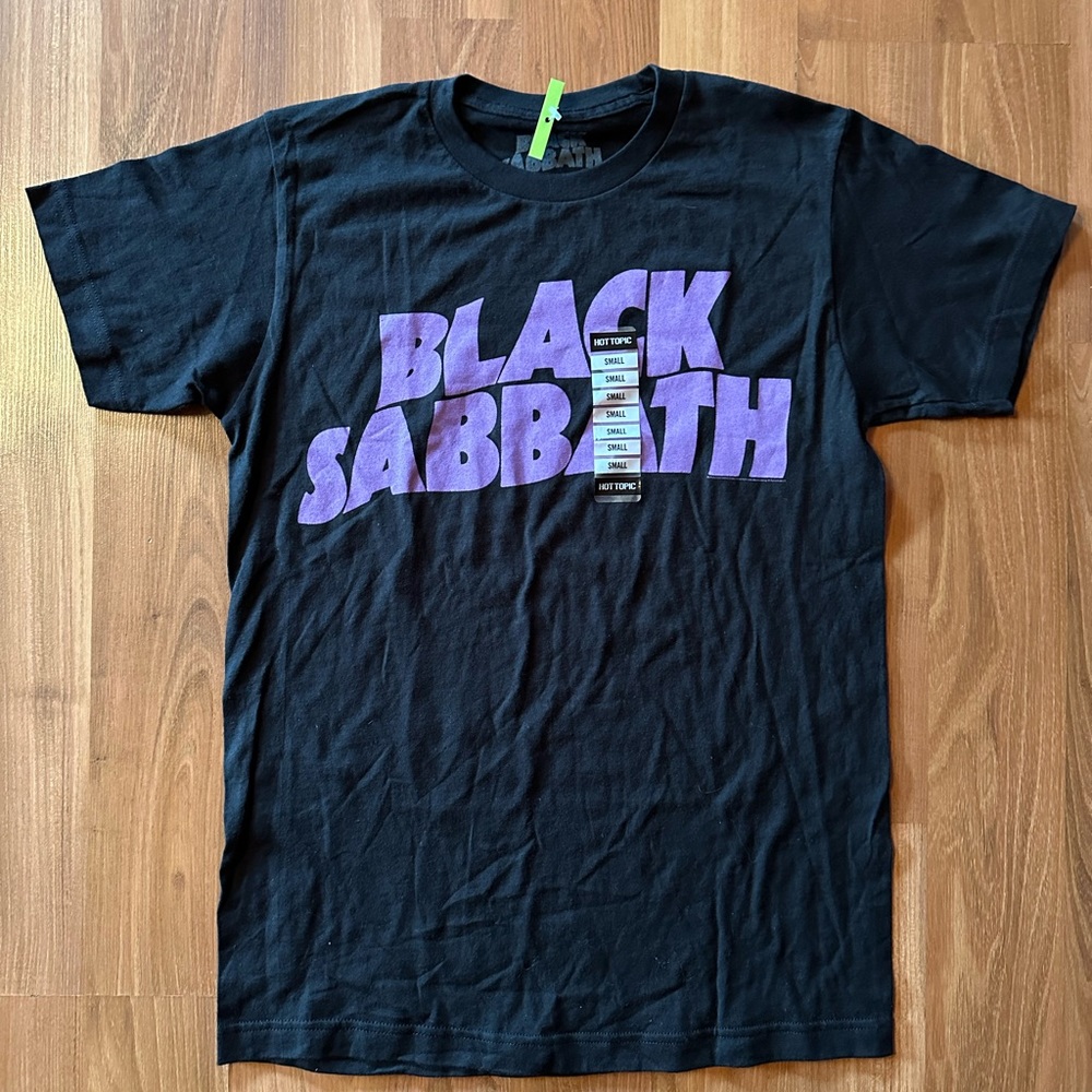 NWT Black Sabbath T-Shirt size Small 🆕🎸 Hot Topic